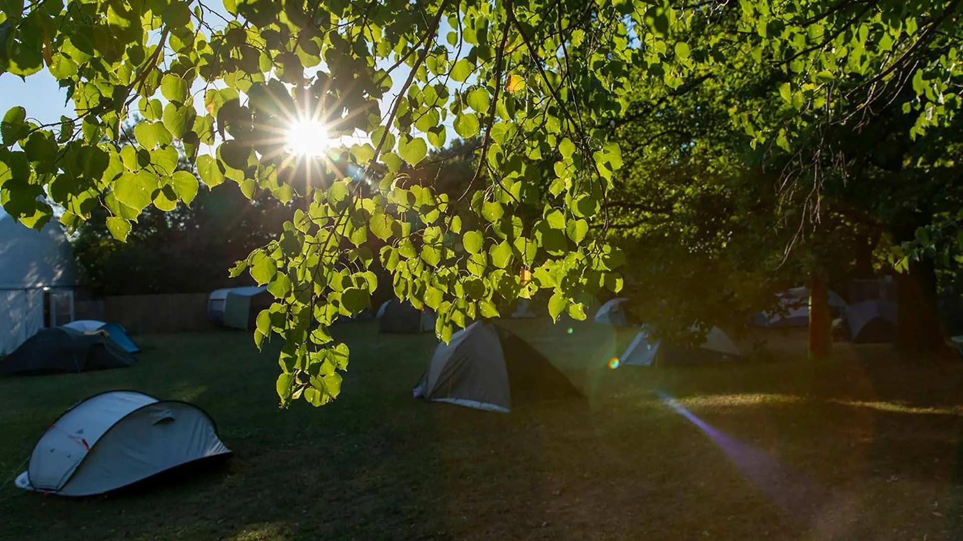 The Tent - Youth Only - Buchung Leider Nur Bis 30 Jahre Moeglich! Múnich