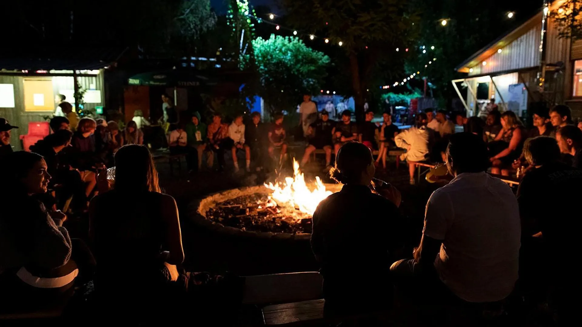 Hostel The Tent - Youth Only - Buchung Leider Nur Bis 30 Jahre Moeglich! Munich