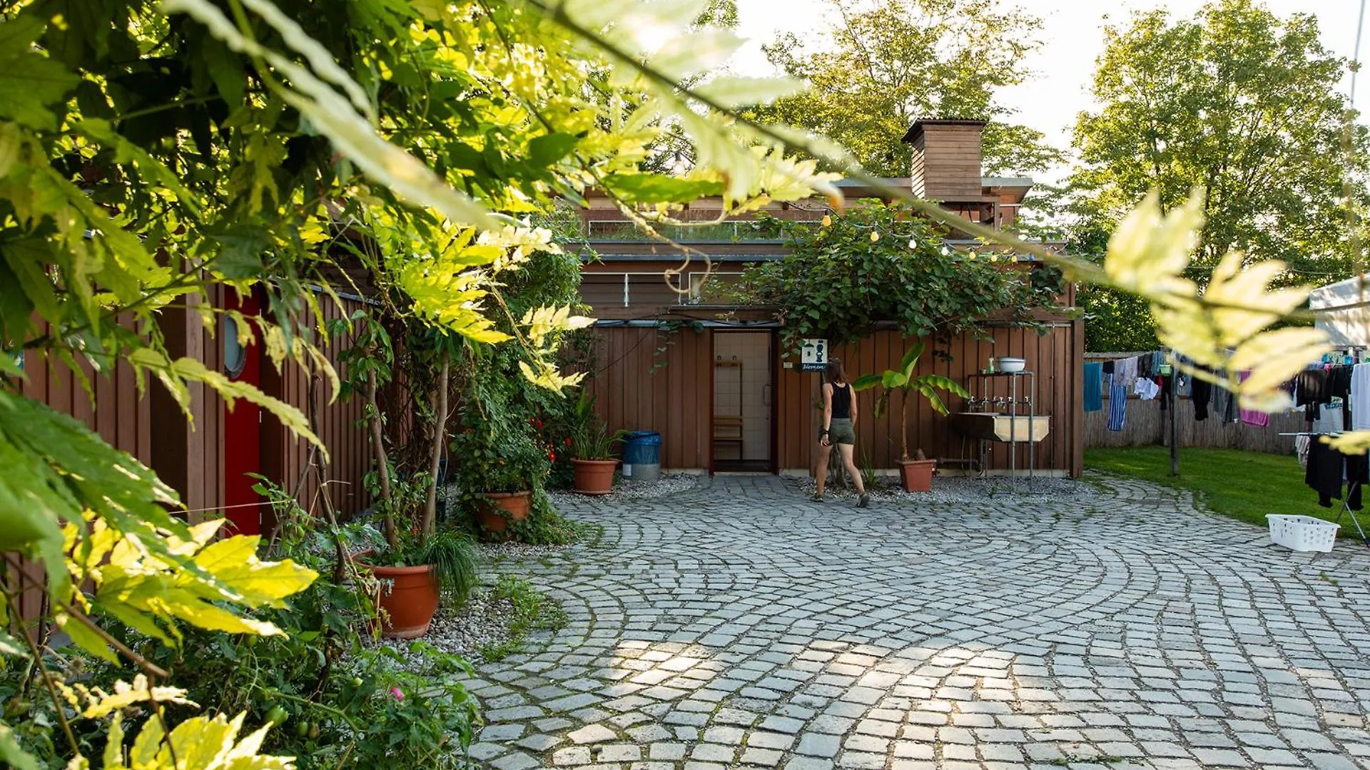 Hostel The Tent - Youth Only - Buchung Leider Nur Bis 30 Jahre Moeglich! Munich