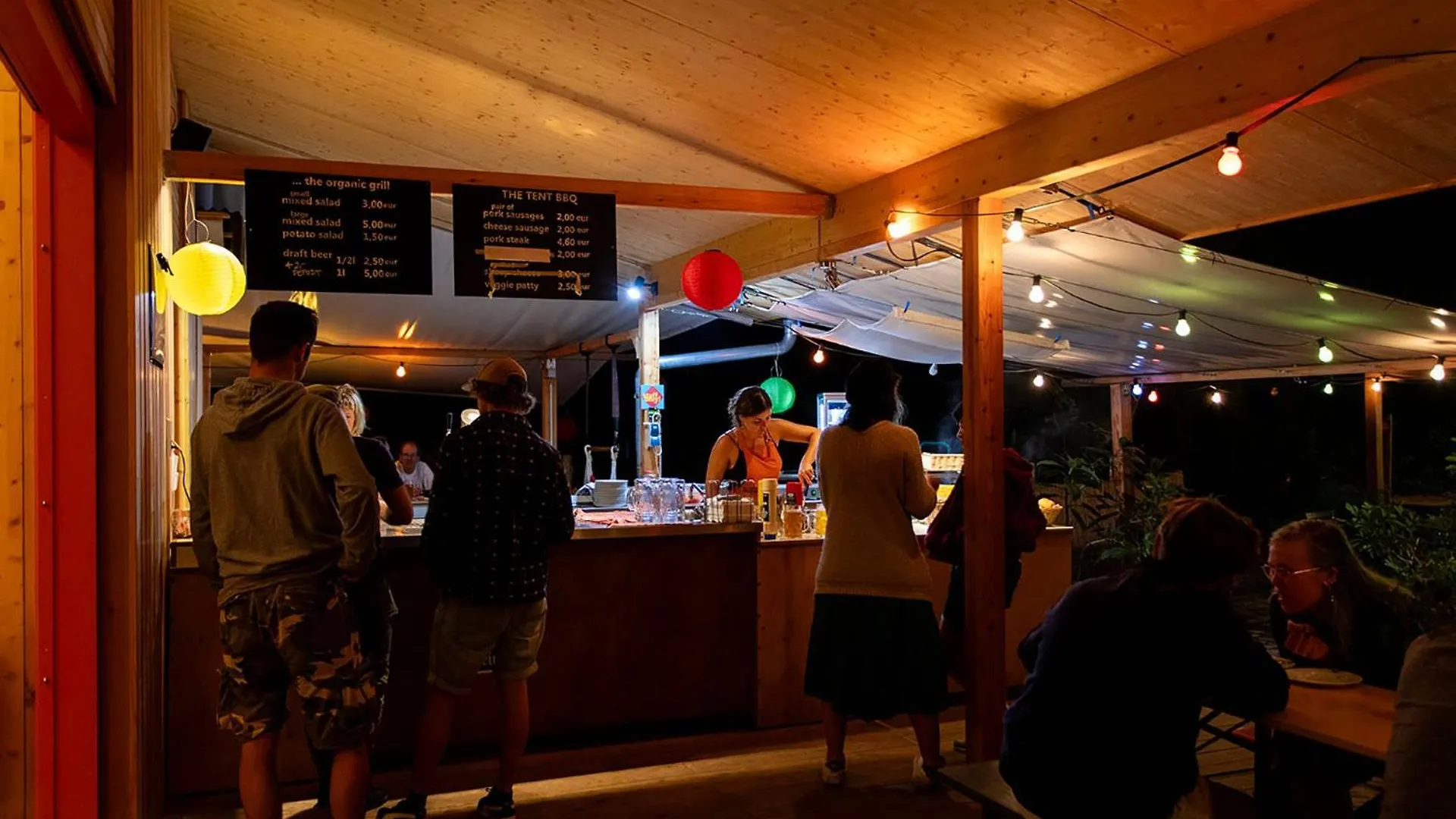The Tent - Youth Only - Buchung Leider Nur Bis 30 Jahre Moeglich! München Tyskland